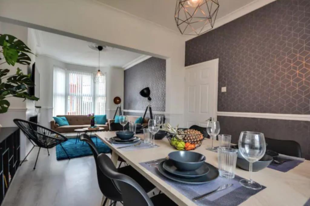Antonio Str Liverpool 6 Beds Exteriér fotografie